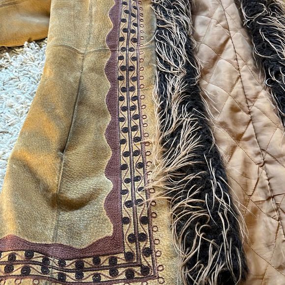 Vintage Boho Styled Leather Coat with Faux Fur trim Large - Picture 9 of 16